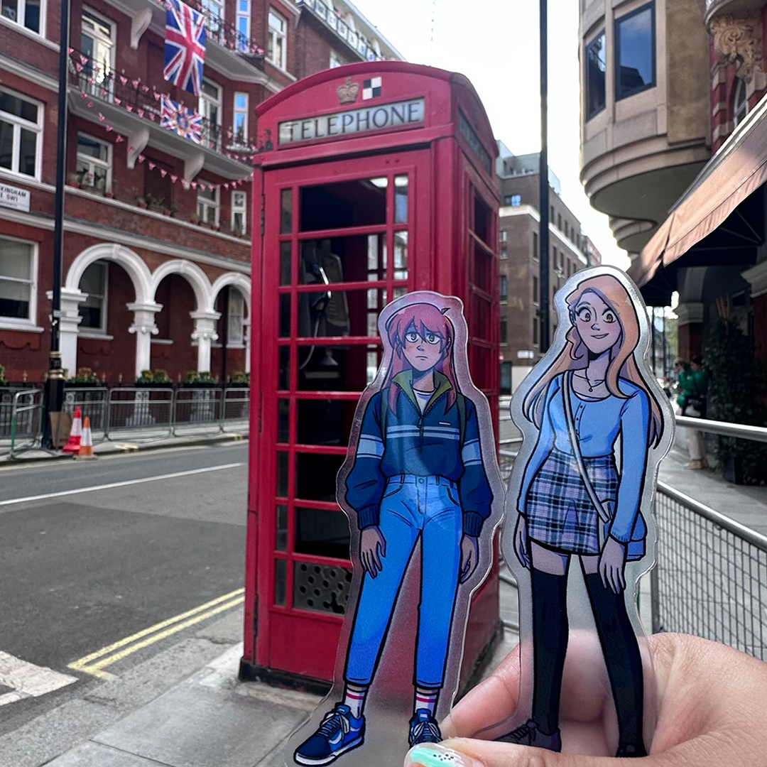 Standee Tara y Emma Viajeras
