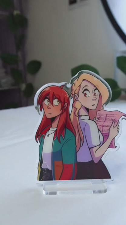 Standees Emma y Tara
