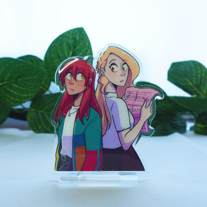 Standees Emma y Tara
